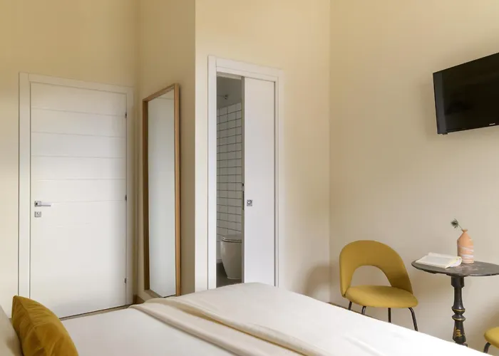 Salotto Monti Otel 3*